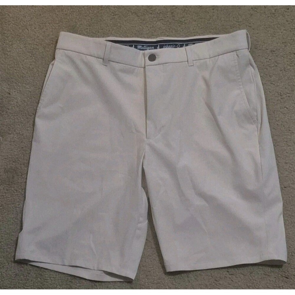 Johnnie-O Mulligan Chino 9" Shorts Mens 33 Beige Performance Golf Lightweight